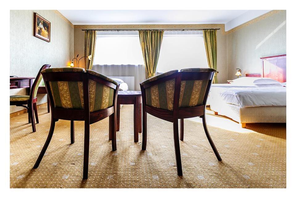 Hotel Mistral Марки Экстерьер фото